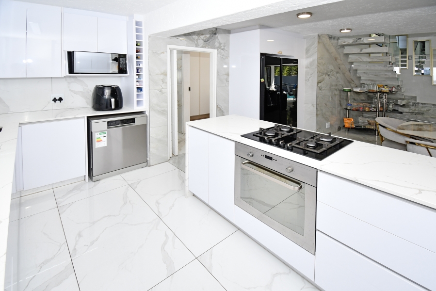4 Bedroom Property for Sale in Bellairspark Gauteng