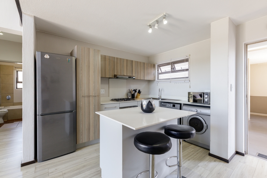 To Let 2 Bedroom Property for Rent in Broadacres Gauteng