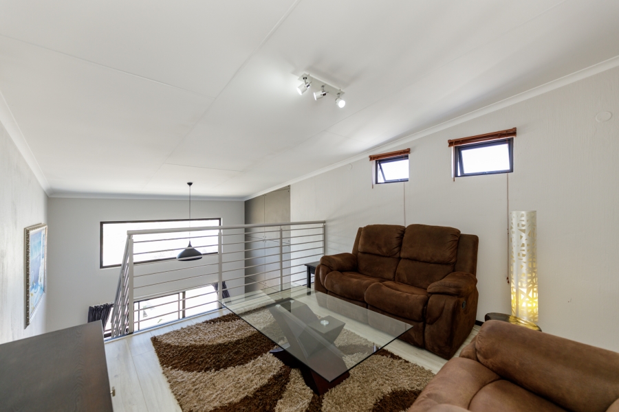 To Let 2 Bedroom Property for Rent in Broadacres Gauteng
