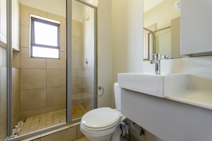 To Let 2 Bedroom Property for Rent in Broadacres Gauteng
