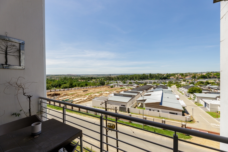 To Let 2 Bedroom Property for Rent in Broadacres Gauteng