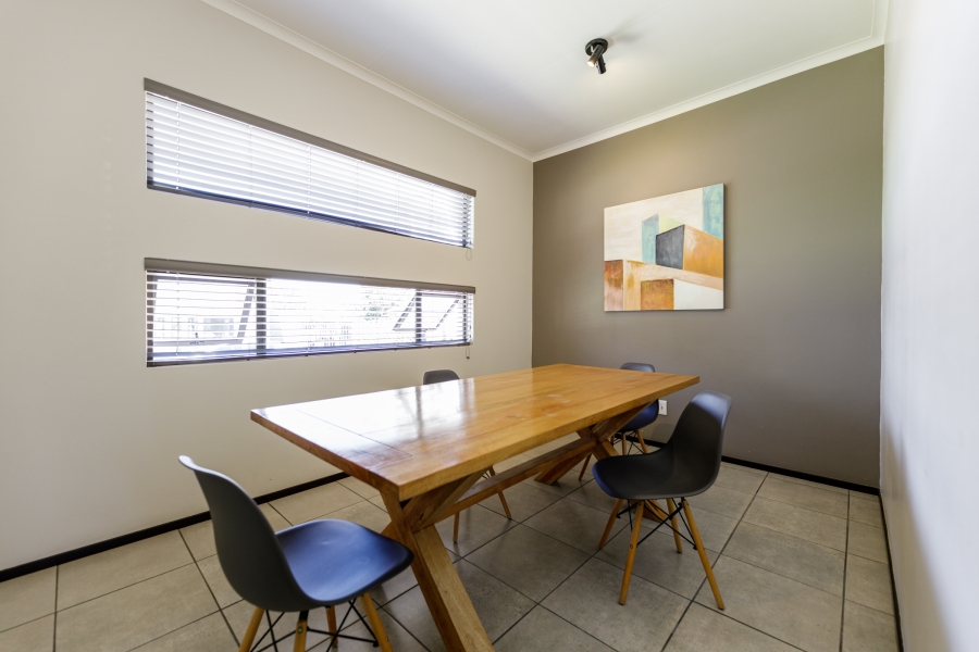 To Let 2 Bedroom Property for Rent in Broadacres Gauteng