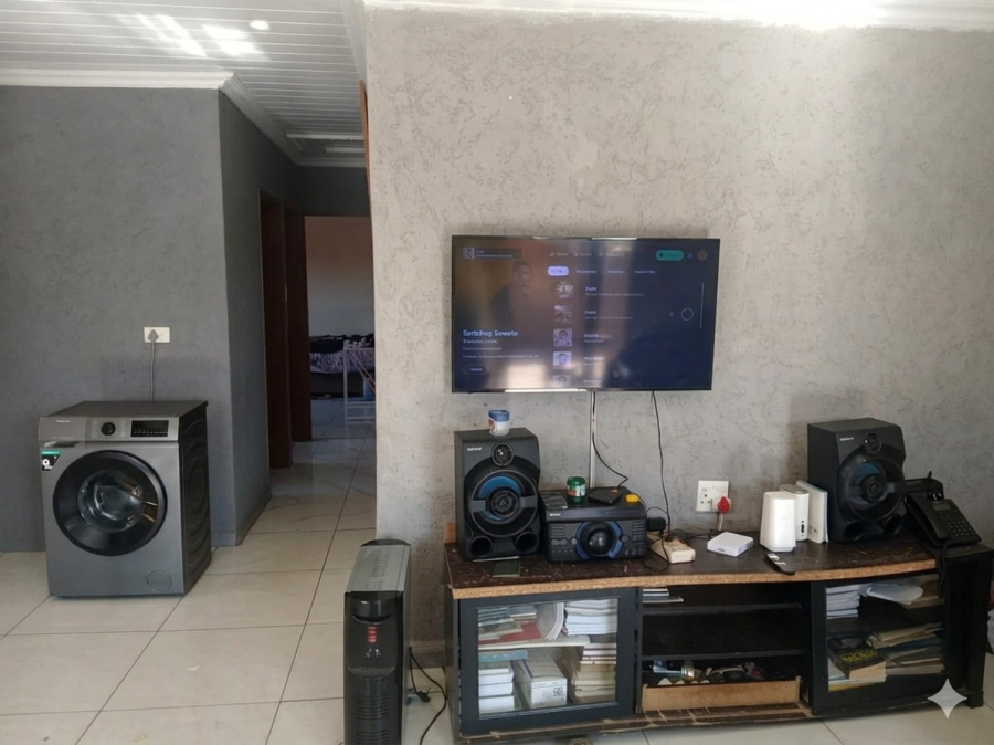 3 Bedroom Property for Sale in Protea Glen Gauteng