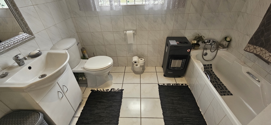 3 Bedroom Property for Sale in New Redruth Gauteng