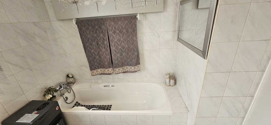 3 Bedroom Property for Sale in New Redruth Gauteng