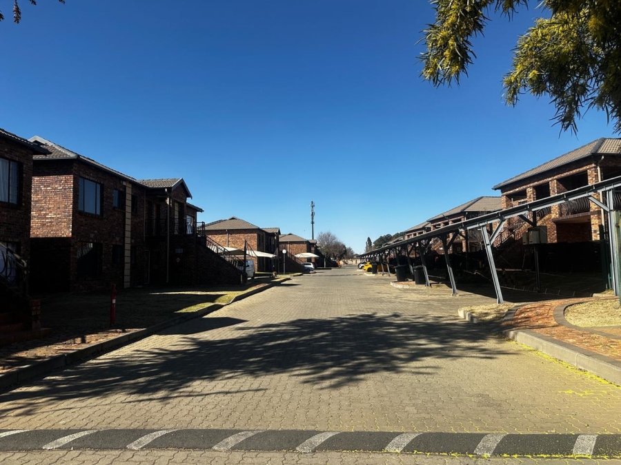 2 Bedroom Property for Sale in Sonneveld Gauteng