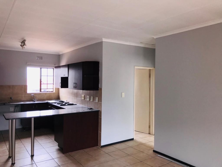 2 Bedroom Property for Sale in Sonneveld Gauteng