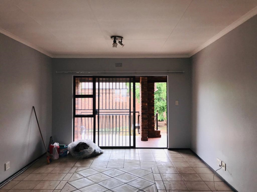 2 Bedroom Property for Sale in Sonneveld Gauteng