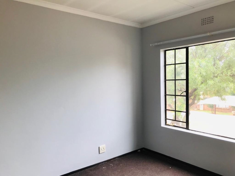 2 Bedroom Property for Sale in Sonneveld Gauteng