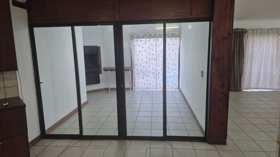 To Let 3 Bedroom Property for Rent in Minnebron Gauteng
