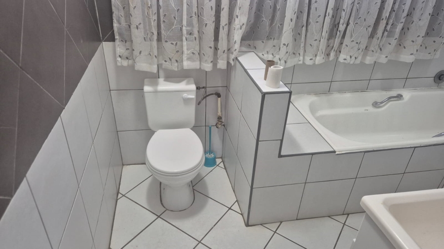 To Let 3 Bedroom Property for Rent in Minnebron Gauteng