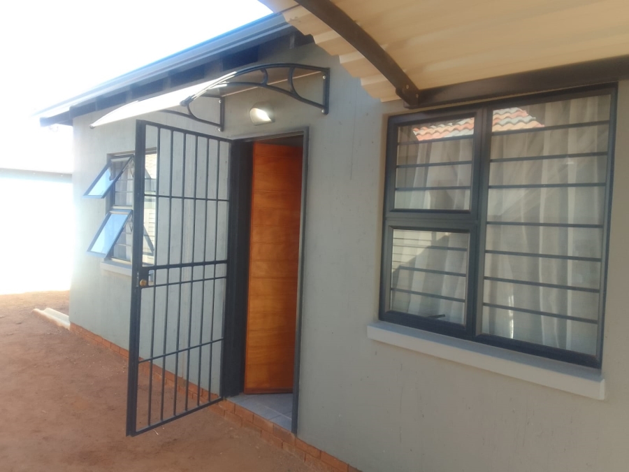 2 Bedroom Property for Sale in Protea Glen Gauteng