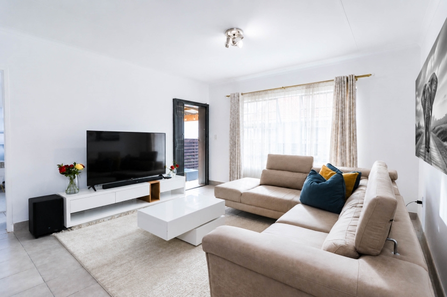 3 Bedroom Property for Sale in Monavoni Gauteng