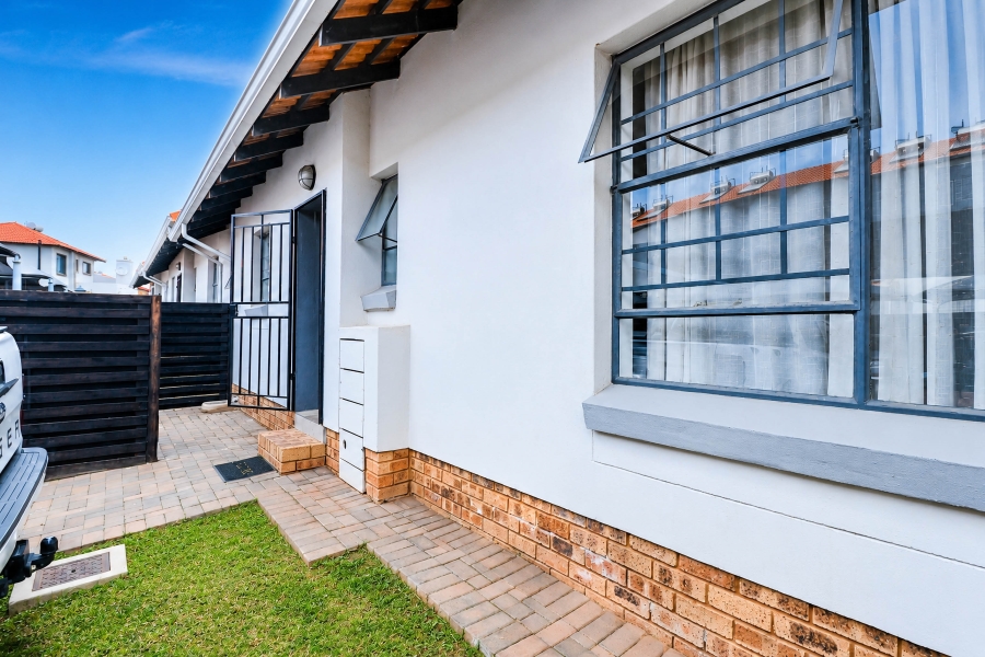 3 Bedroom Property for Sale in Monavoni Gauteng