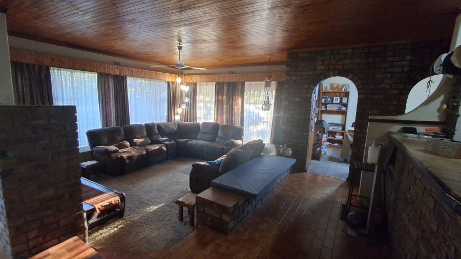 3 Bedroom Property for Sale in Dunnottar Gauteng