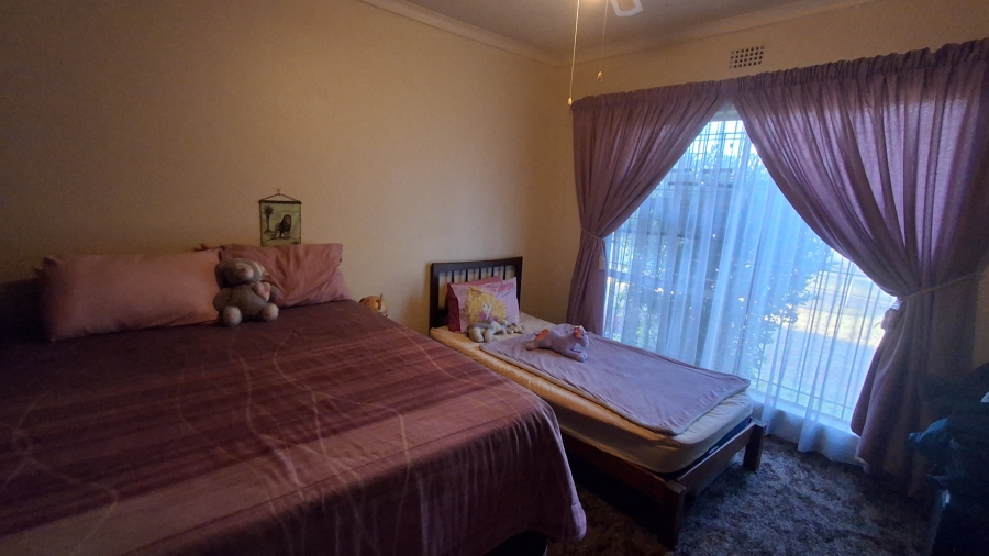 3 Bedroom Property for Sale in Dunnottar Gauteng