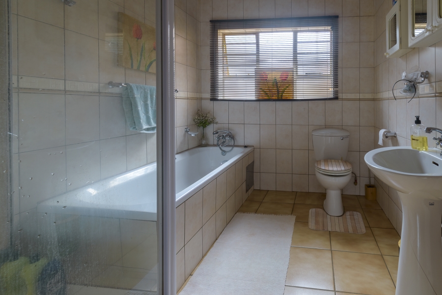 3 Bedroom Property for Sale in Val de Grace Gauteng