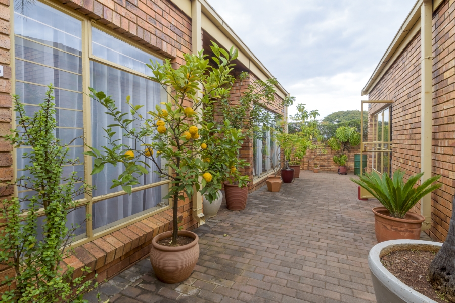 3 Bedroom Property for Sale in Val de Grace Gauteng