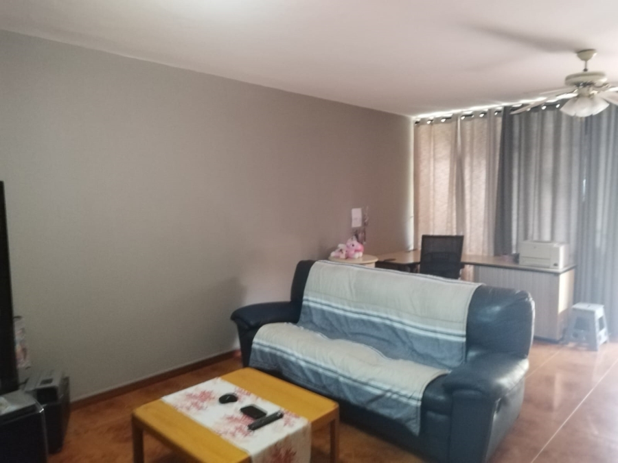 2 Bedroom Property for Sale in Birchleigh Gauteng