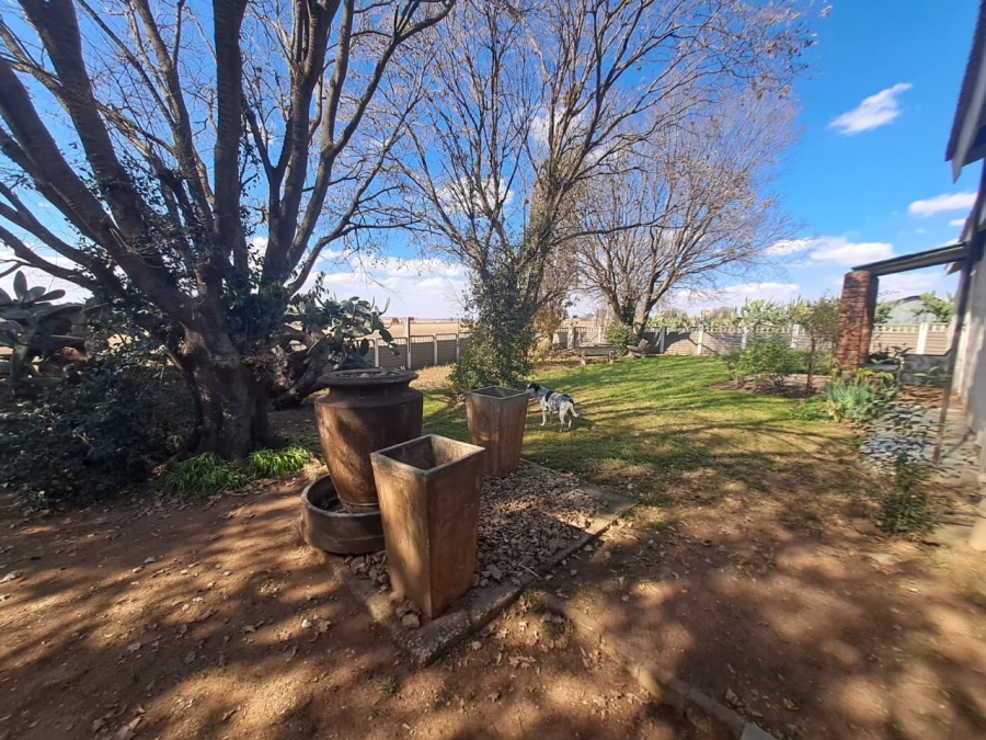 5 Bedroom Property for Sale in Elandsfontein AH Gauteng