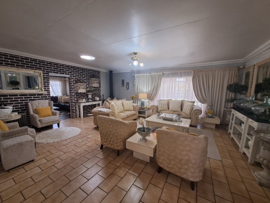 5 Bedroom Property for Sale in Elandsfontein AH Gauteng
