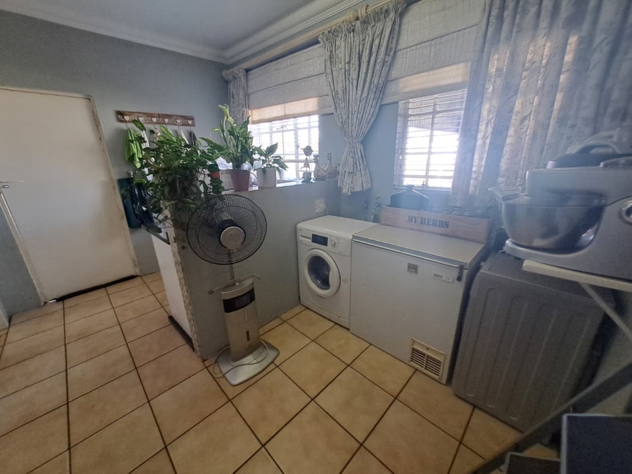 5 Bedroom Property for Sale in Elandsfontein AH Gauteng
