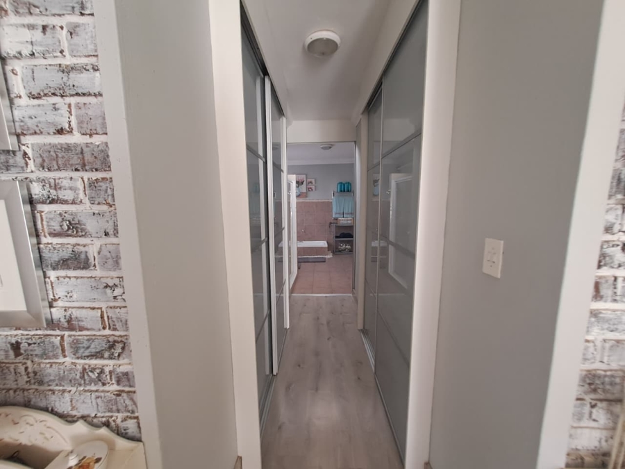 5 Bedroom Property for Sale in Elandsfontein AH Gauteng