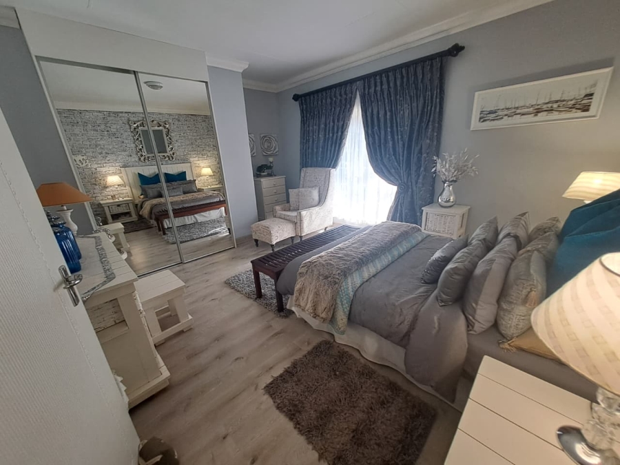 5 Bedroom Property for Sale in Elandsfontein AH Gauteng