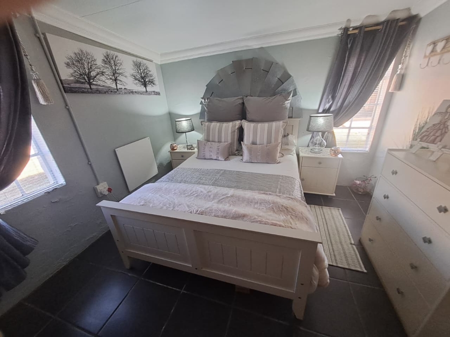 5 Bedroom Property for Sale in Elandsfontein AH Gauteng