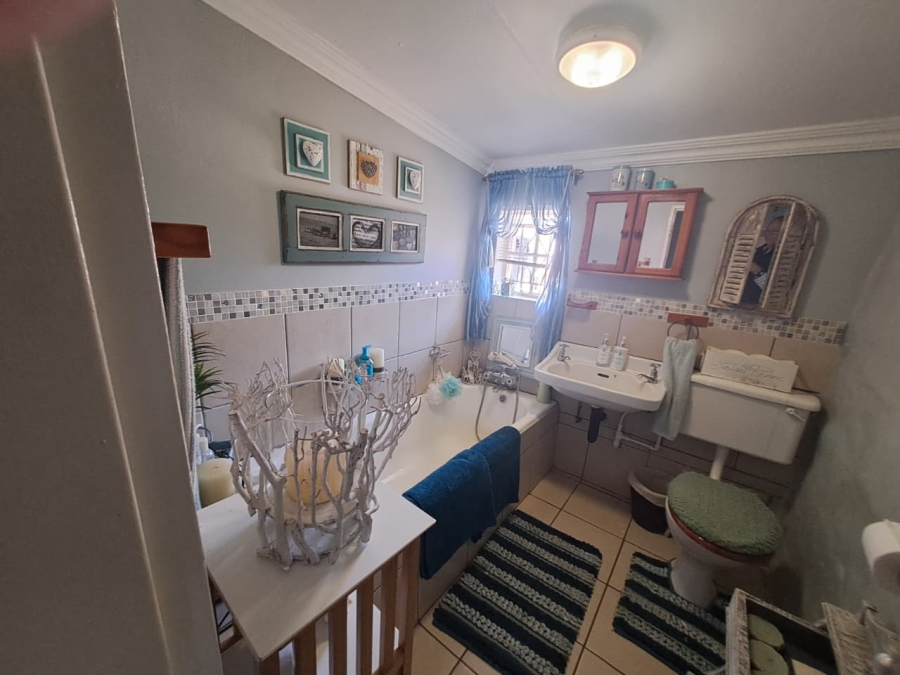 5 Bedroom Property for Sale in Elandsfontein AH Gauteng