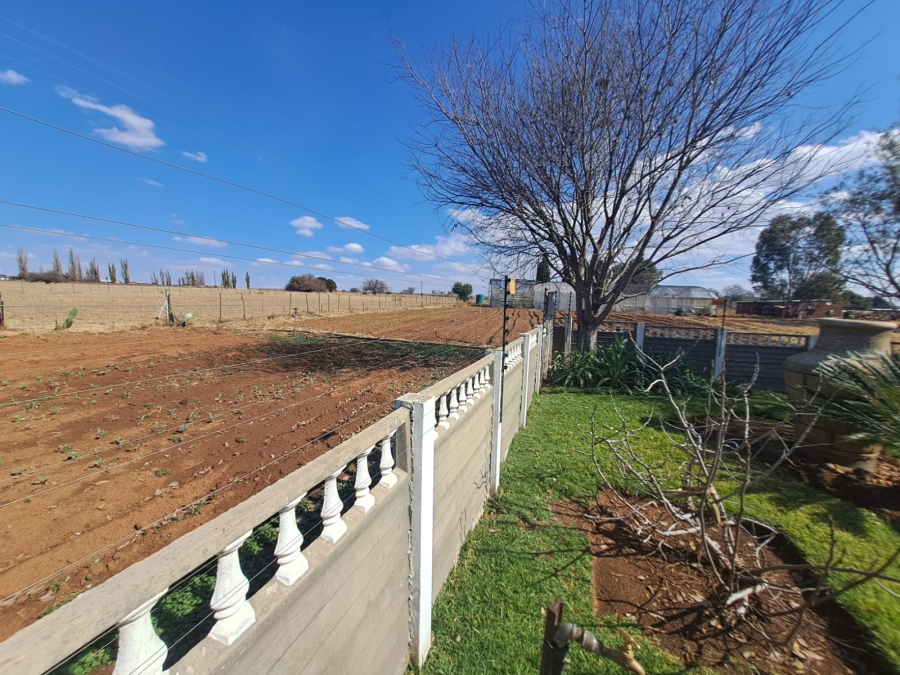 5 Bedroom Property for Sale in Elandsfontein AH Gauteng