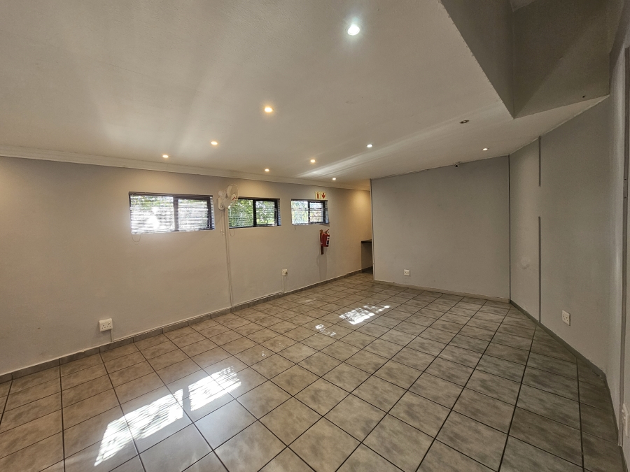 To Let Commercial Property for Rent in Wierda Park Gauteng
