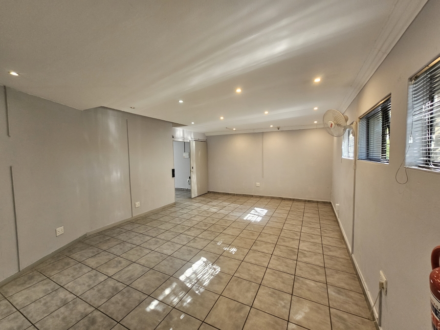 To Let Commercial Property for Rent in Wierda Park Gauteng