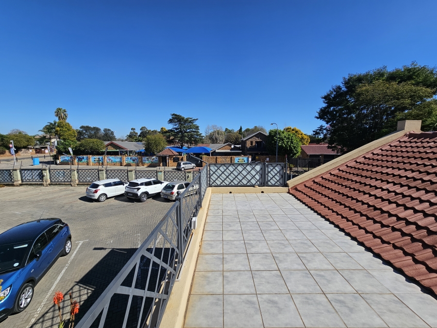To Let Commercial Property for Rent in Wierda Park Gauteng