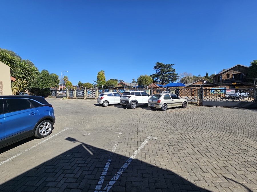To Let Commercial Property for Rent in Wierda Park Gauteng