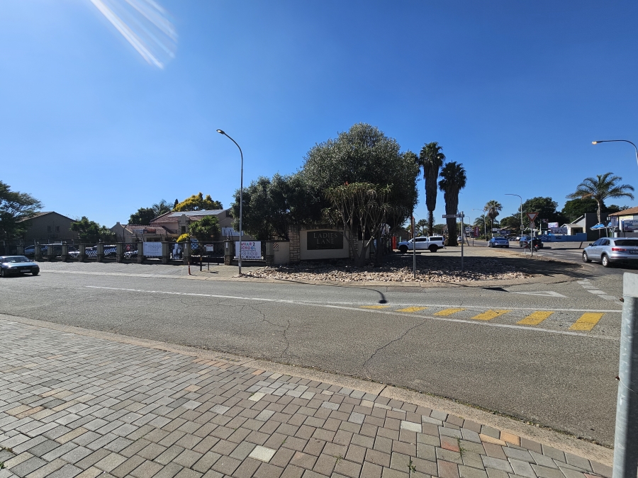 To Let Commercial Property for Rent in Wierda Park Gauteng