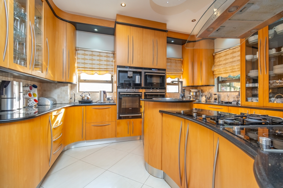 5 Bedroom Property for Sale in Broadacres Gauteng