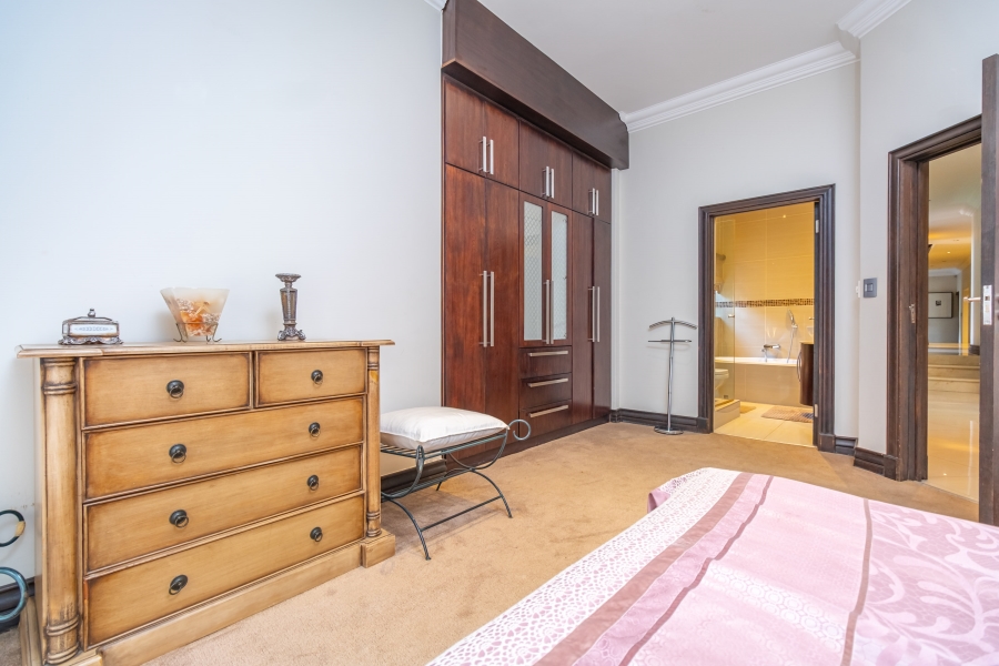 5 Bedroom Property for Sale in Broadacres Gauteng