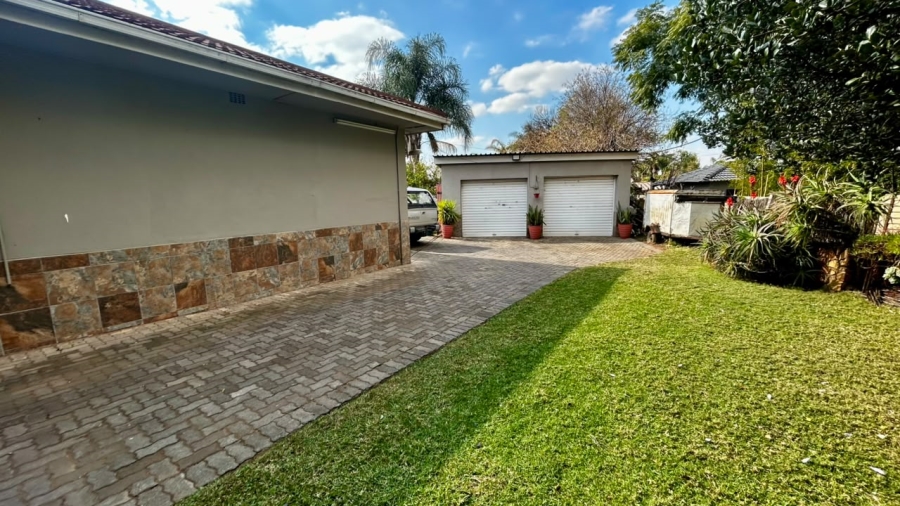 4 Bedroom Property for Sale in Bergtuin Gauteng