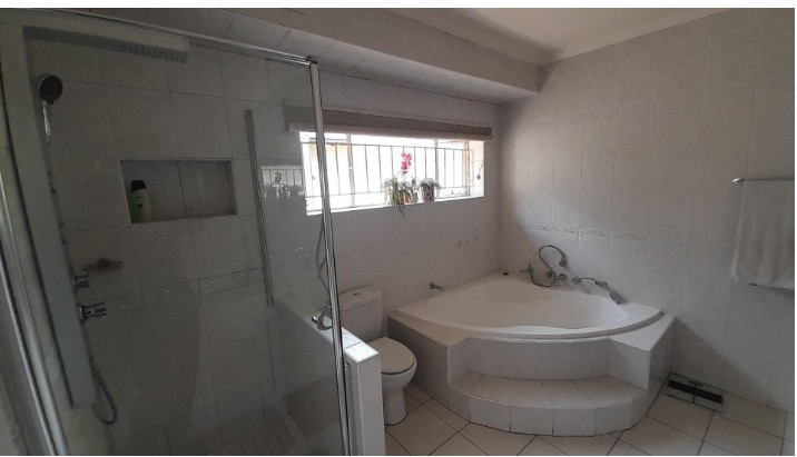 4 Bedroom Property for Sale in Ferndale Gauteng