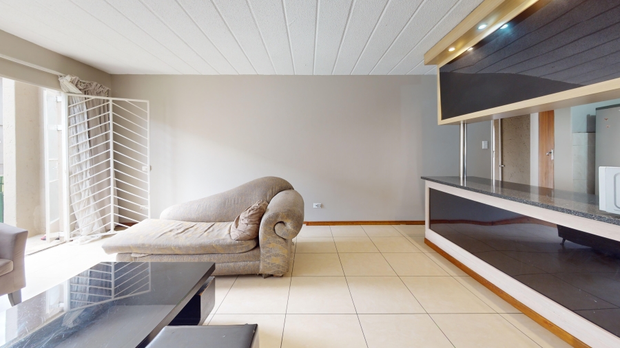 2 Bedroom Property for Sale in Ravenswood Gauteng
