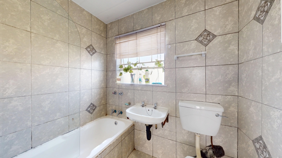2 Bedroom Property for Sale in Ravenswood Gauteng
