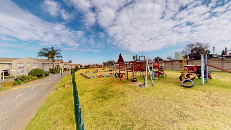 2 Bedroom Property for Sale in Ravenswood Gauteng