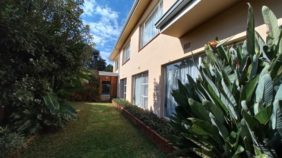 5 Bedroom Property for Sale in Wierda Park Gauteng