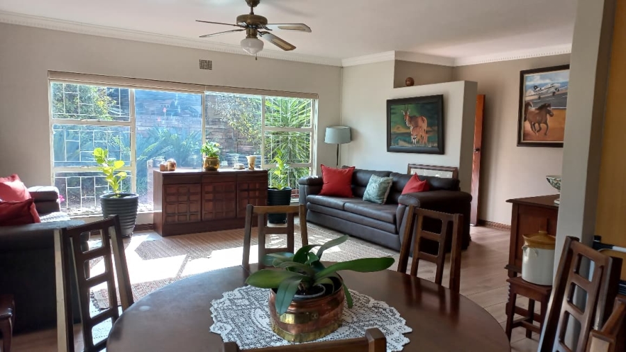 5 Bedroom Property for Sale in Wierda Park Gauteng