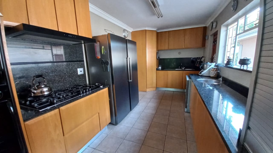 5 Bedroom Property for Sale in Wierda Park Gauteng