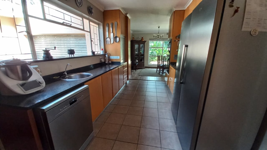 5 Bedroom Property for Sale in Wierda Park Gauteng