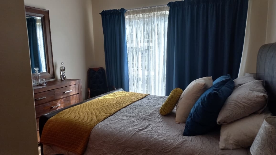 5 Bedroom Property for Sale in Wierda Park Gauteng