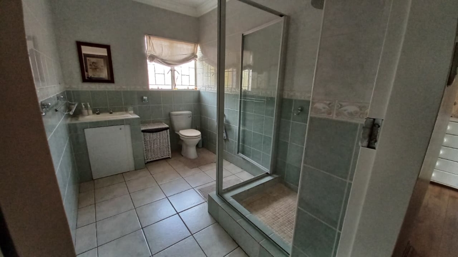 5 Bedroom Property for Sale in Wierda Park Gauteng