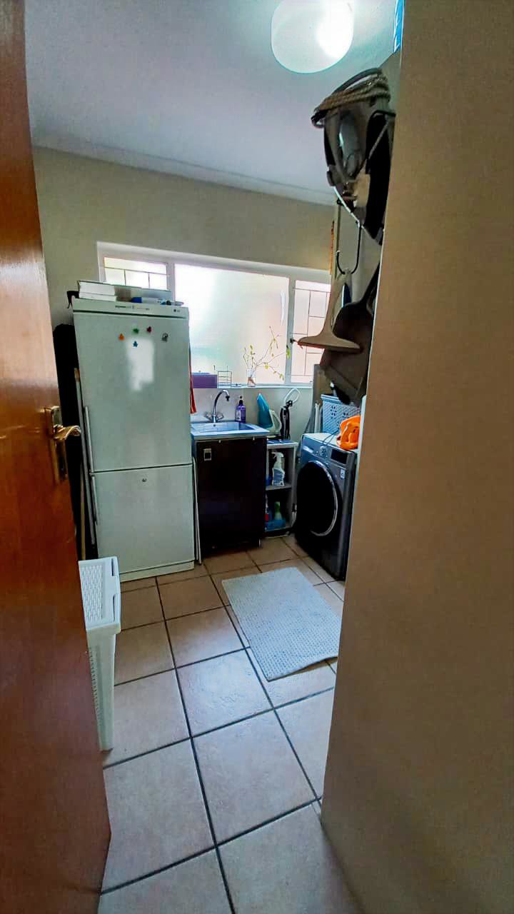 5 Bedroom Property for Sale in Wierda Park Gauteng